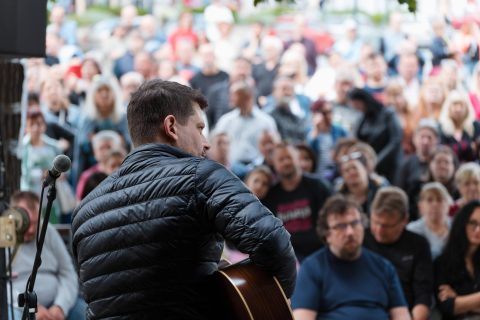 Koncert na schodech – Láďa Křížek