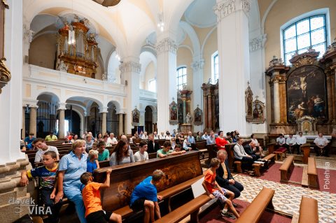 Koncert "Překovejte zbraně v nástroje míru"