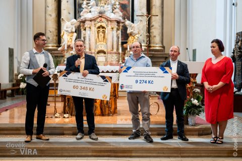 Koncert "Překovejte zbraně v nástroje míru"