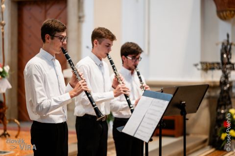 Koncert "Překovejte zbraně v nástroje míru"