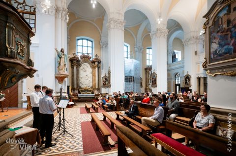 Koncert "Překovejte zbraně v nástroje míru"