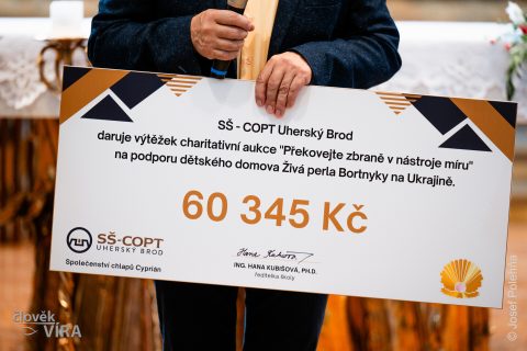 Koncert "Překovejte zbraně v nástroje míru"