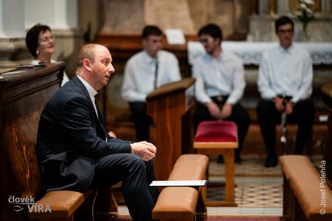Koncert "Překovejte zbraně v nástroje míru"