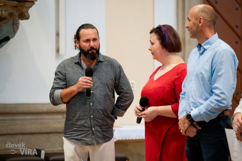 Koncert "Překovejte zbraně v nástroje míru"