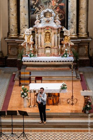 Koncert "Překovejte zbraně v nástroje míru"