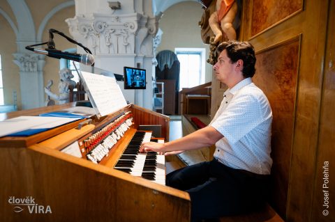 Koncert "Překovejte zbraně v nástroje míru"