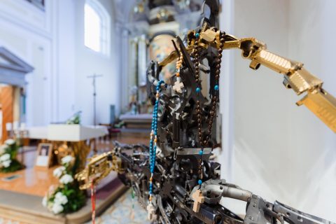 Kříž na podporu dětského domova Bortnyky na Ukrajině