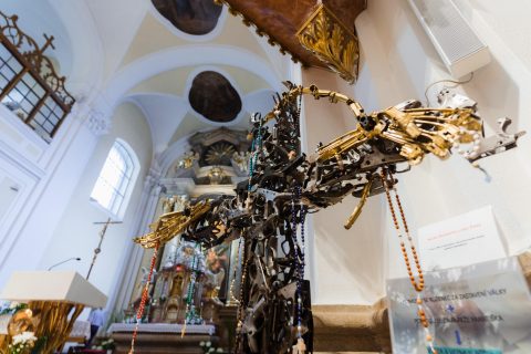 Kříž na podporu dětského domova Bortnyky na Ukrajině