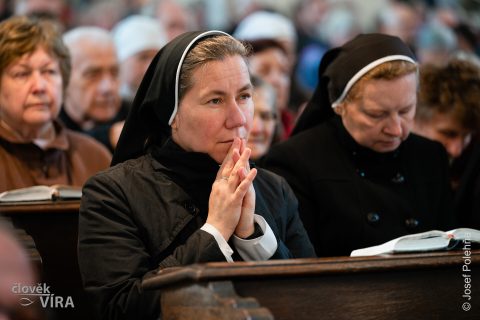 Mše sv. na poděkovaní za 75 let komunity dominikánských mnišek ČaV