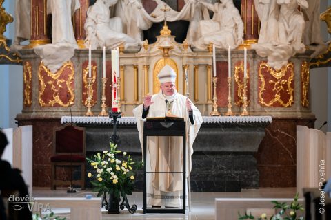 Mše sv. na poděkovaní za 75 let komunity dominikánských mnišek ČaV