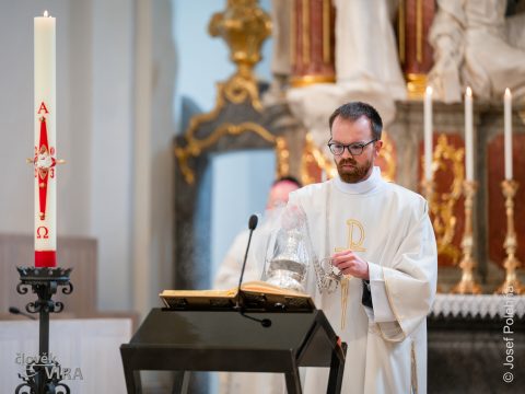 Mše sv. na poděkovaní za 75 let komunity dominikánských mnišek ČaV