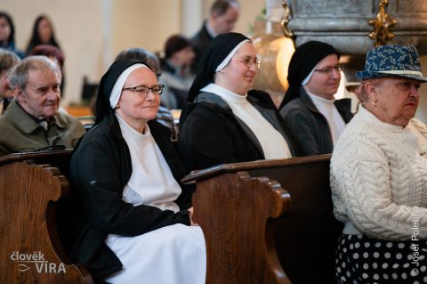 Mše sv. na poděkovaní za 75 let komunity dominikánských mnišek ČaV