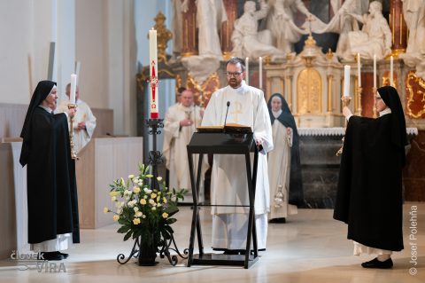 Mše sv. na poděkovaní za 75 let komunity dominikánských mnišek ČaV