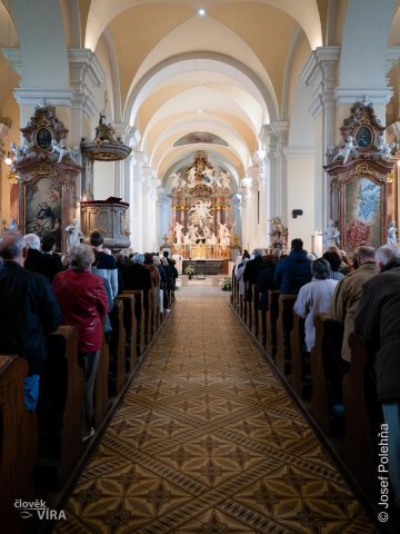 Mše sv. na poděkovaní za 75 let komunity dominikánských mnišek ČaV