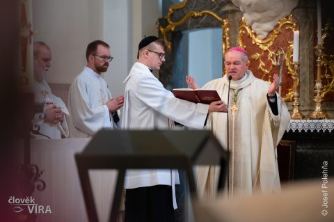 Mše sv. na poděkovaní za 75 let komunity dominikánských mnišek ČaV