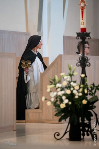 Mše sv. na poděkovaní za 75 let komunity dominikánských mnišek ČaV