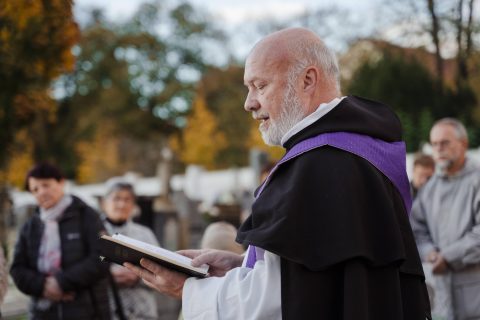 Pobožnost za zemřelé – starý hřbitov Uherský Brod 2023