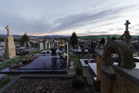 Pobožnost za zemřelé – starý hřbitov Uherský Brod 2023