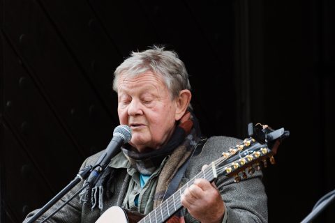 Vladimír Merta na schodech