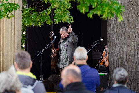 Vladimír Merta na schodech