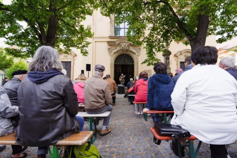 Vladimír Merta na schodech