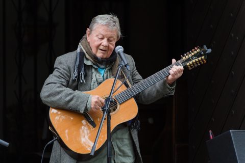 Vladimír Merta na schodech